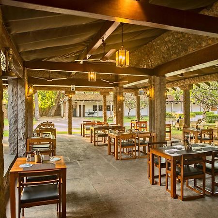 ザ ヘリテージ マドゥライ ホテル エクステリア 写真 The restaurant at the hotel