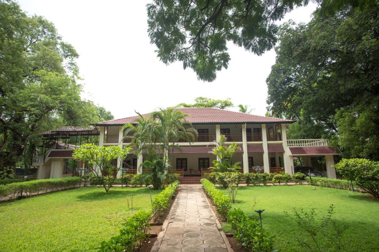 ザ ヘリテージ マドゥライ ホテル エクステリア 写真 The main building of the university