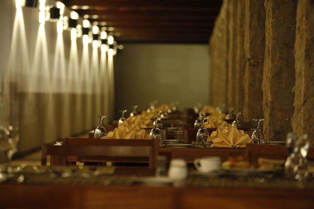 ザ ヘリテージ マドゥライ ホテル エクステリア 写真 The interior of the restaurant