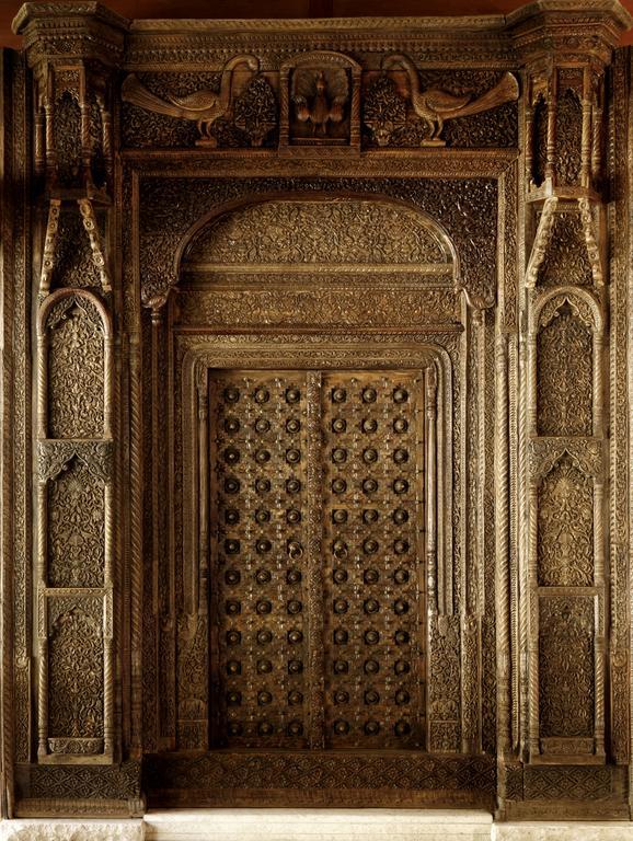 ザ ヘリテージ マドゥライ ホテル エクステリア 写真 The door of the mausoleum of the Sultan Saodatdoda